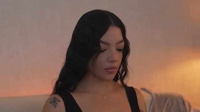 sarah hiill online show from March 14, 7:20 pm