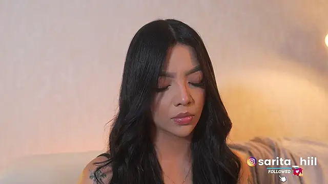 Snapshot of sarah_hiill chatting on December 2, 10:11 pm sarah hiill online show from December 2, 10:11 pm