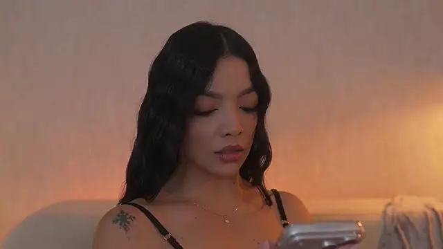 sarah hiill online show from March 11, 11:43 pm