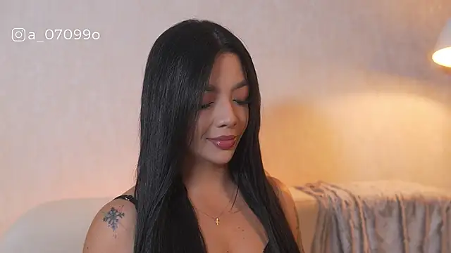 sarah hiill online show from December 18, 9:29 pm