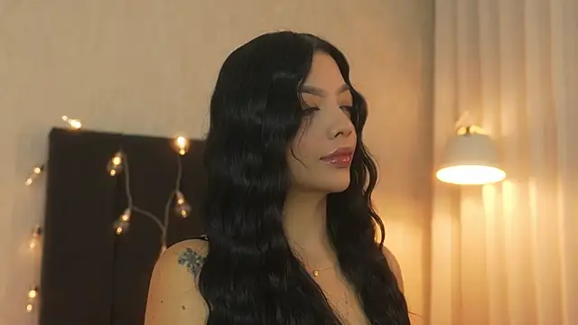 sarah hiill online show from April 7, 12:07 pm