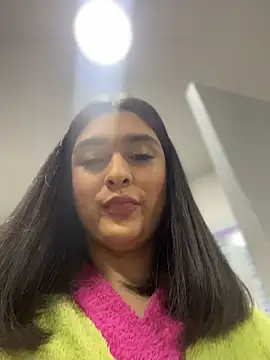 Snapshot of MiahWindsor chatting on July 6, 10:23 pm MiahWindsor online show from July 6, 10:23 pm