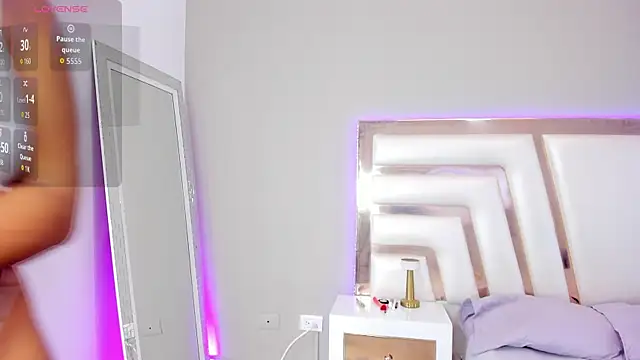 Aisharhodes00 online show from March 19, 8:42 pm