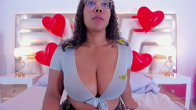 Snapshot of Aisharhodes00 chatting on February 15, 2:00 pm Aisharhodes00 online show from February 15, 2:00 pm
