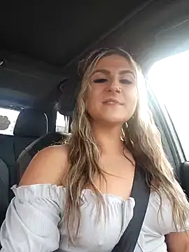 Snapshot of Taneil2pt0 chatting on February 25, 10:53 pm Taneil2pt0 online show from February 25, 10:53 pm