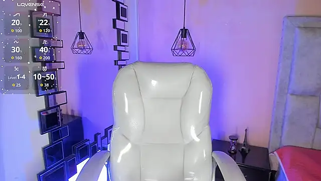 Stefhanyblow online show from May 31, 10:54 pm