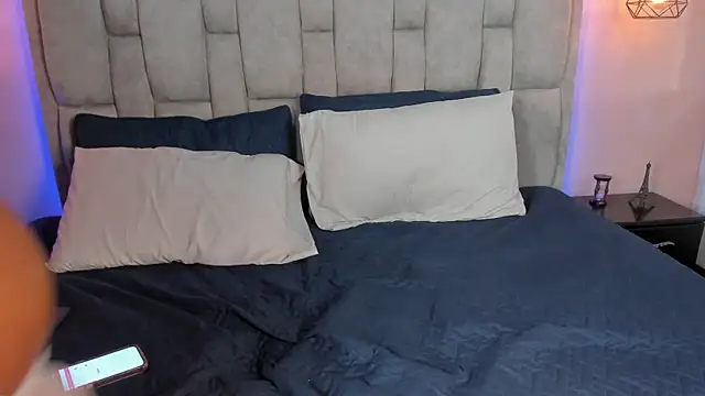 Stefhanyblow online show from November 7, 5:56 am