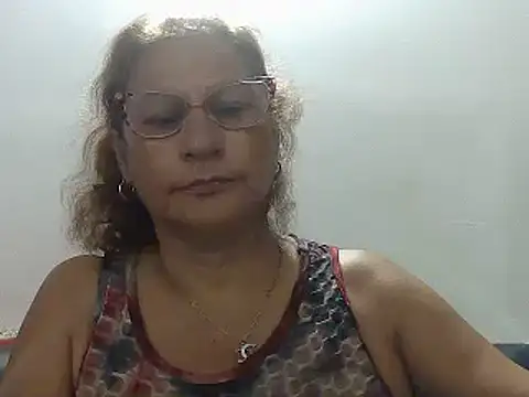 Snapshot of charrysexy1 chatting on December 10, 1:43 am charrysexy1 online show from December 10, 1:43 am