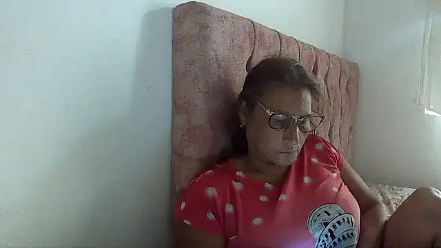 charrysexy1 online show from December 16, 8:02 pm