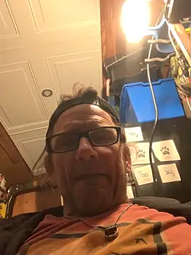 Snapshot of Likewise chatting on February 8, 5:38 am Likewise online show from February 8, 5:38 am