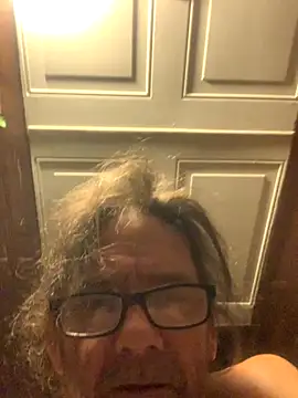 Snapshot of Likewise chatting on January 8, 8:31 am Likewise online show from January 8, 8:31 am