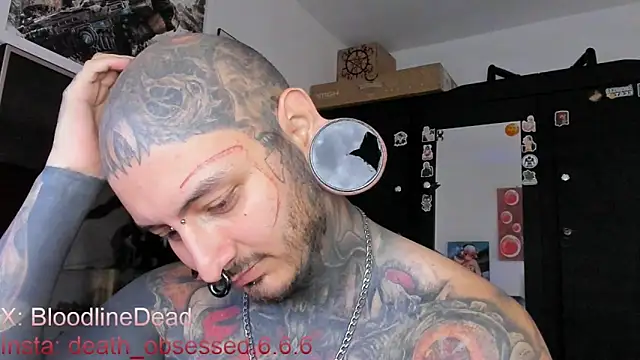 Snapshot of DEATHINK666XX chatting on March 15, 7:48 pm DEATHINK666XX online show from March 15, 7:48 pm
