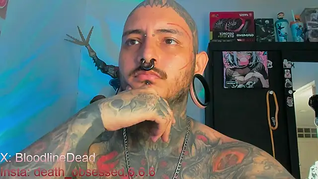 Snapshot of DEATHINK666XX chatting on September 22, 7:42 pm DEATHINK666XX online show from September 22, 7:42 pm