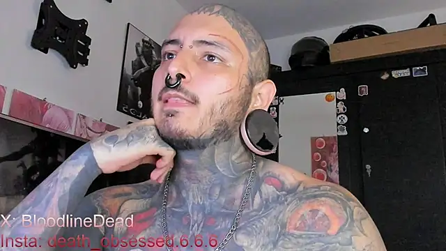 Snapshot of DEATHINK666XX chatting on March 7, 8:44 pm DEATHINK666XX online show from March 7, 8:44 pm