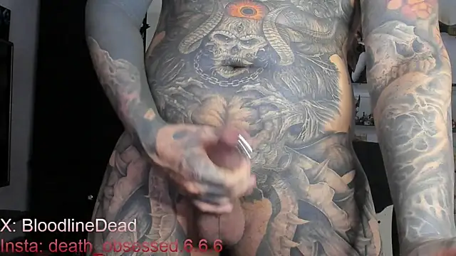 Snapshot of DEATHINK666XX chatting on March 8, 5:54 pm DEATHINK666XX online show from March 8, 5:54 pm