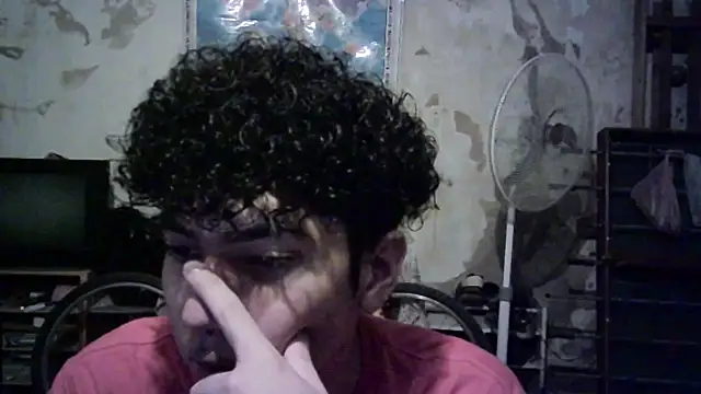 Snapshot of Emv2 chatting on February 12, 1:49 am Emv2 online show from February 12, 1:49 am