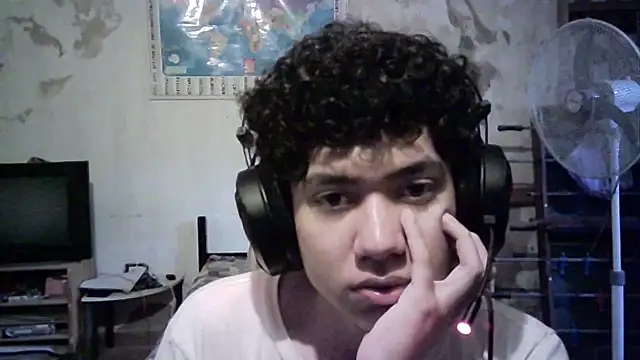 Emv2 online show from December 1, 9:59 pm