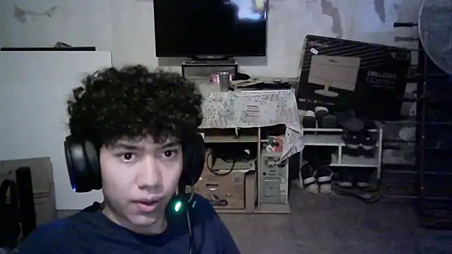 Snapshot of Emv2 chatting on March 4, 1:30 pm Emv2 online show from March 4, 1:30 pm