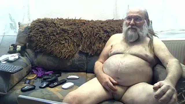 Snapshot of SexySantaC chatting on March 16, 6:44 pm SexySantaC online show from March 16, 6:44 pm