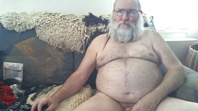 Snapshot of SexySantaC chatting on September 16, 2:51 pm SexySantaC online show from September 16, 2:51 pm