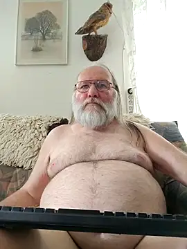 Snapshot of SexySantaC chatting on June 10, 5:36 pm SexySantaC online show from June 10, 5:36 pm