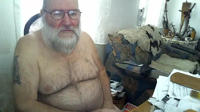 SexySantaC online show from February 1, 9:07 am