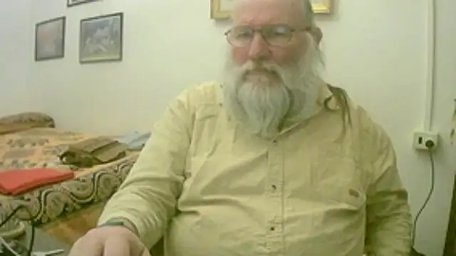 Snapshot of SexySantaC chatting on May 4, 7:17 pm SexySantaC online show from May 4, 7:17 pm