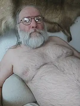 Snapshot of SexySantaC chatting on June 28, 3:46 am SexySantaC online show from June 28, 3:46 am