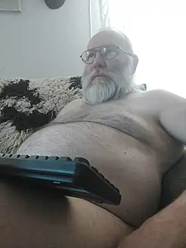 Snapshot of SexySantaC chatting on June 24, 6:17 pm SexySantaC online show from June 24, 6:17 pm