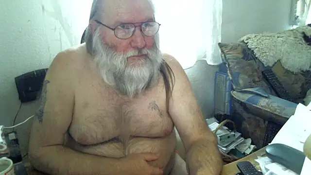 Snapshot of SexySantaC chatting on October 6, 2:07 pm SexySantaC online show from October 6, 2:07 pm