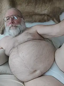 Snapshot of SexySantaC chatting on July 1, 11:32 am SexySantaC online show from July 1, 11:32 am