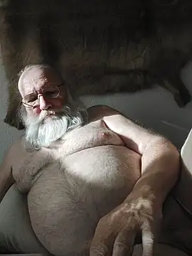 Snapshot of SexySantaC chatting on May 26, 4:38 pm SexySantaC online show from May 26, 4:38 pm