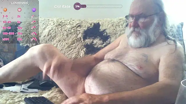 Snapshot of SexySantaC chatting on July 14, 6:51 am SexySantaC online show from July 14, 6:51 am