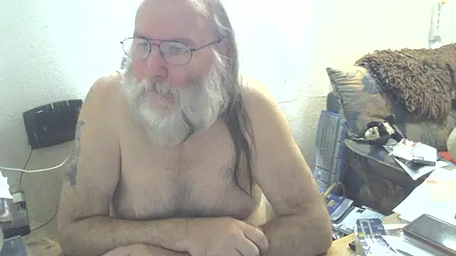 Snapshot of SexySantaC chatting on March 18, 6:06 pm SexySantaC online show from March 18, 6:06 pm