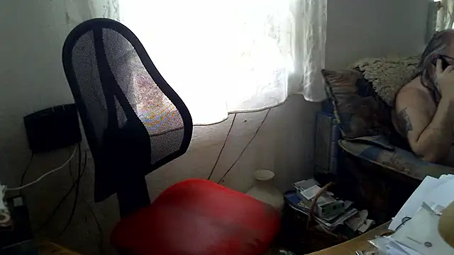 Snapshot of SexySantaC chatting on October 5, 11:56 am SexySantaC online show from October 5, 11:56 am