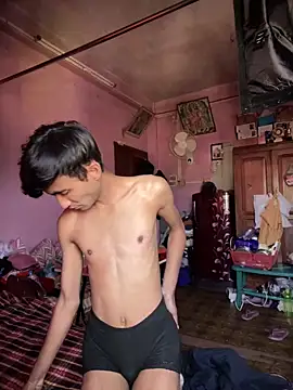 Snapshot of Sexyslimguyy chatting on February 8, 8:42 am Sexyslimguyy online show from February 8, 8:42 am