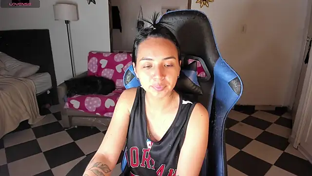 Snapshot of Miss_Nicole chatting on March 21, 1:34 am Miss Nicole online show from March 21, 1:34 am