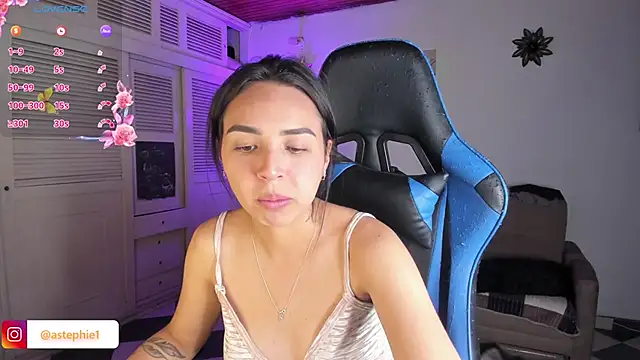 Snapshot of Miss_Nicole chatting on January 9, 1:18 am Miss Nicole online show from January 9, 1:18 am