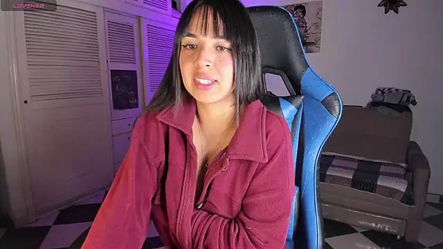 Snapshot of Miss_Nicole chatting on January 12, 5:24 am Miss Nicole online show from January 12, 5:24 am