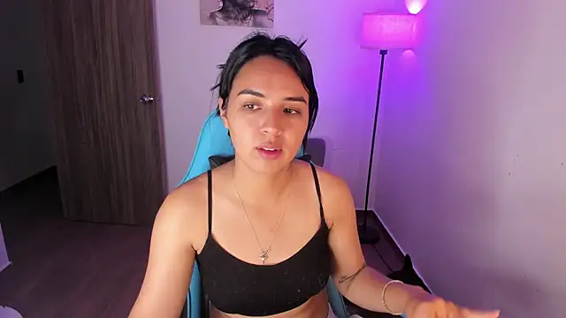 Miss Nicole online show from March 29, 7:04 pm