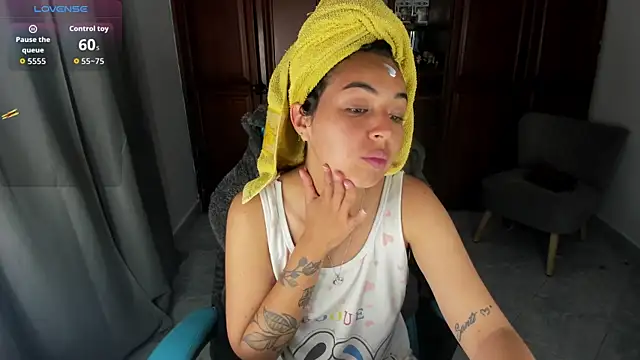 Snapshot of Miss_Nicole chatting on July 11, 1:44 pm Miss Nicole online show from July 11, 1:44 pm