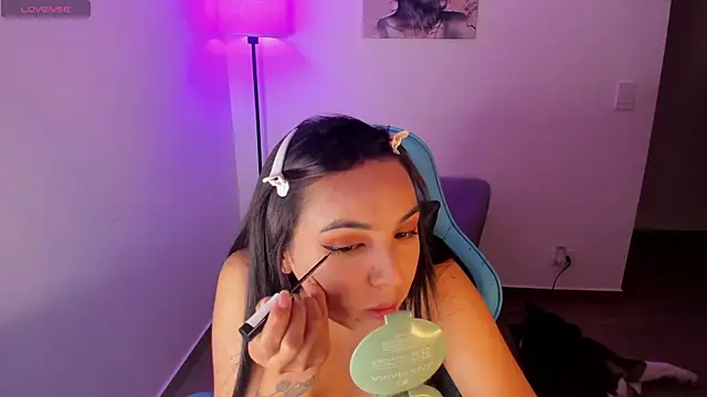 Miss Nicole online show from May 19, 1:10 am