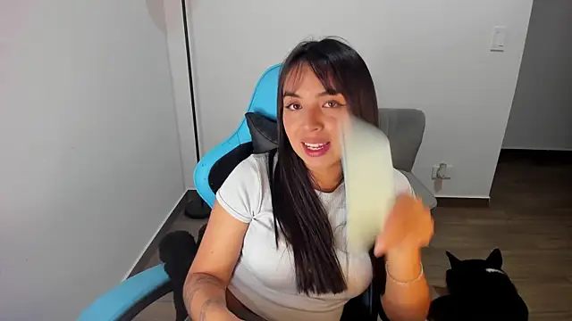 Miss Nicole online show from May 24, 1:38 am