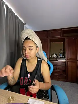 Snapshot of Miss_Nicole chatting on June 19, 3:18 pm Miss Nicole online show from June 19, 3:18 pm