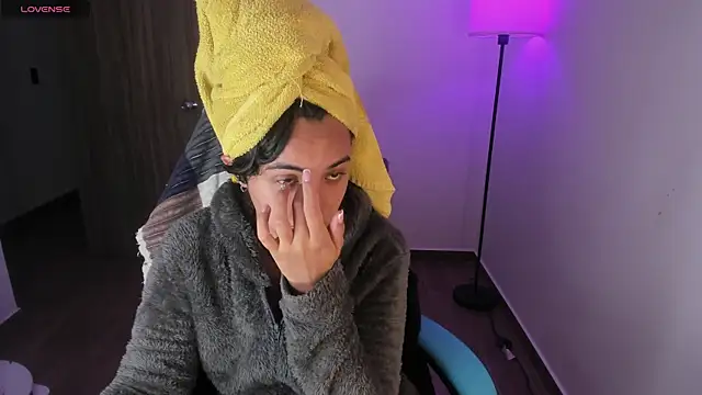 Miss Nicole online show from November 20, 2:12 am