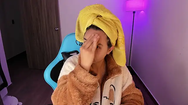 Miss Nicole online show from February 12, 1:38 am