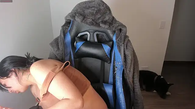 Miss Nicole online show from October 21, 1:16 am