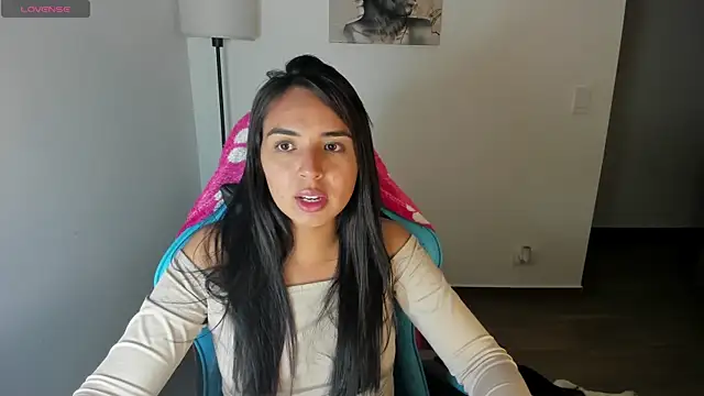 Miss Nicole online show from May 27, 1:04 am