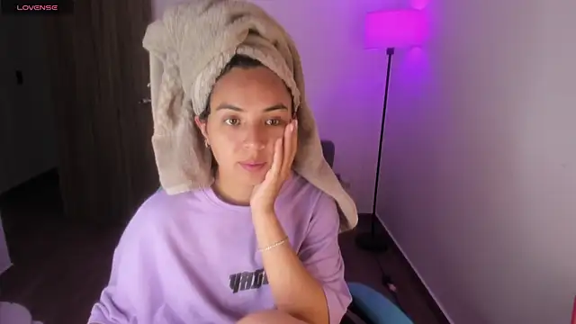 Miss Nicole online show from December 17, 7:19 pm