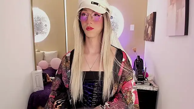 Yaki Tai online show from April 12, 4:16 am